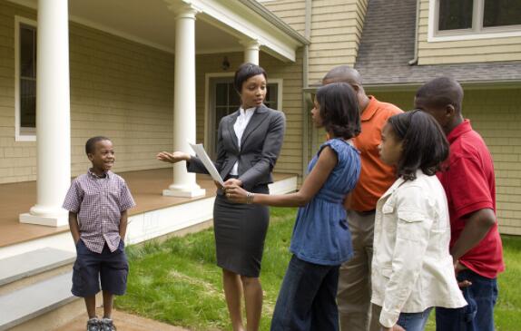 黑人购房者两次拒绝抵押贷款的可能性更高