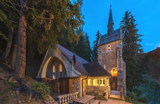 教堂翻身的瑞士山间避难所寻求290万美元