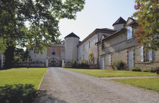 古老的城堡要价286万美元在法国西南部