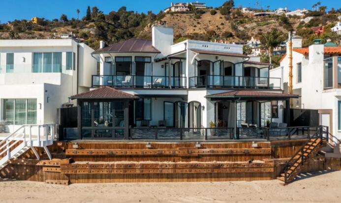 Netflix高管特德·萨兰多斯以1470万美元的价格出售马里布海滩别墅