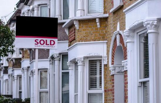 半年房地产销售是五年平均水平的两倍