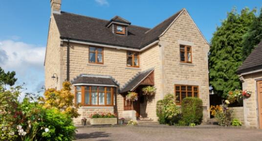 房价上涨在英格兰和威尔士创造了19个新的100万英镑的房地产市场