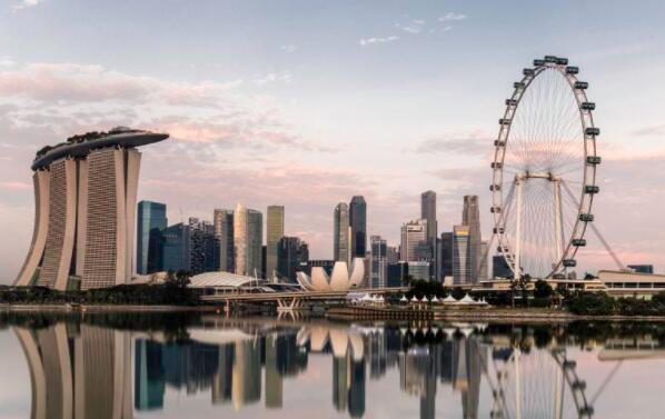 新加坡房地产亿万富翁在周末推出的房屋繁荣期间出售了一半以上的公寓项目