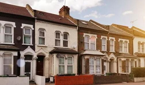伦敦房地产市场复苏使价格在一个月内上涨了28000英镑