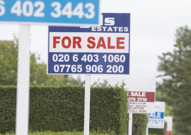 由于买家需求继续超过供应 英国房价明年将上涨5%