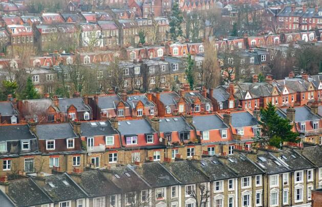由于房地产市场面临供应短缺 英国房价持续上涨