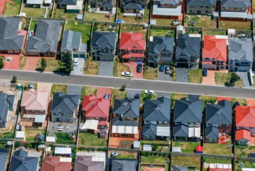 房价预期下跌对今年希望购买房地产市场的澳大利亚人意味着什么
