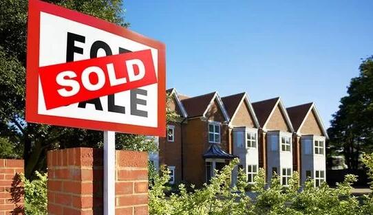 房地产价格在一个月内飙升近8000英镑