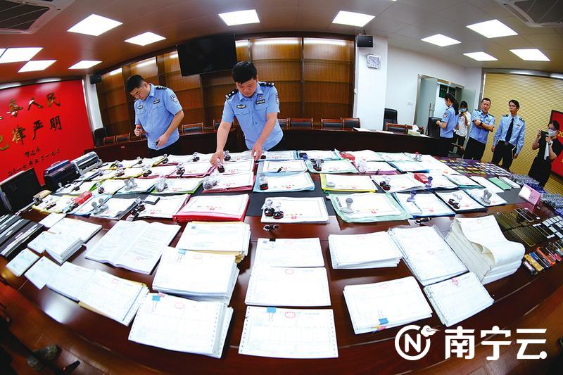 上海市公安局“暴力虚开”增值税普通发票，每月开票千万，掌控40余家公司图章