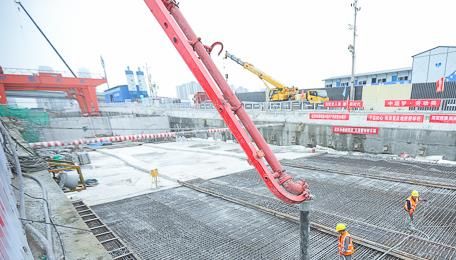 重庆轨道交通5号线北延伸段工程取得新进展车站主体结构同时封顶