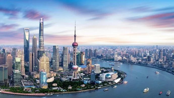 在上海买一套房，你可以坐地日行八万里八万里？