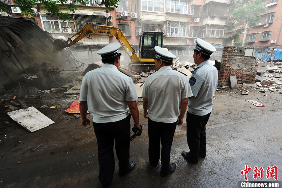 九亭大街涞亭南路违章_北九亭和南九亭_九亭违章建筑